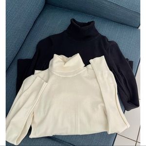 Gap Turtle necks white and black 2x$15